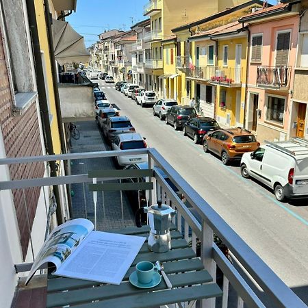 Sole E Mare - Viareggio Apartment Bagian luar foto