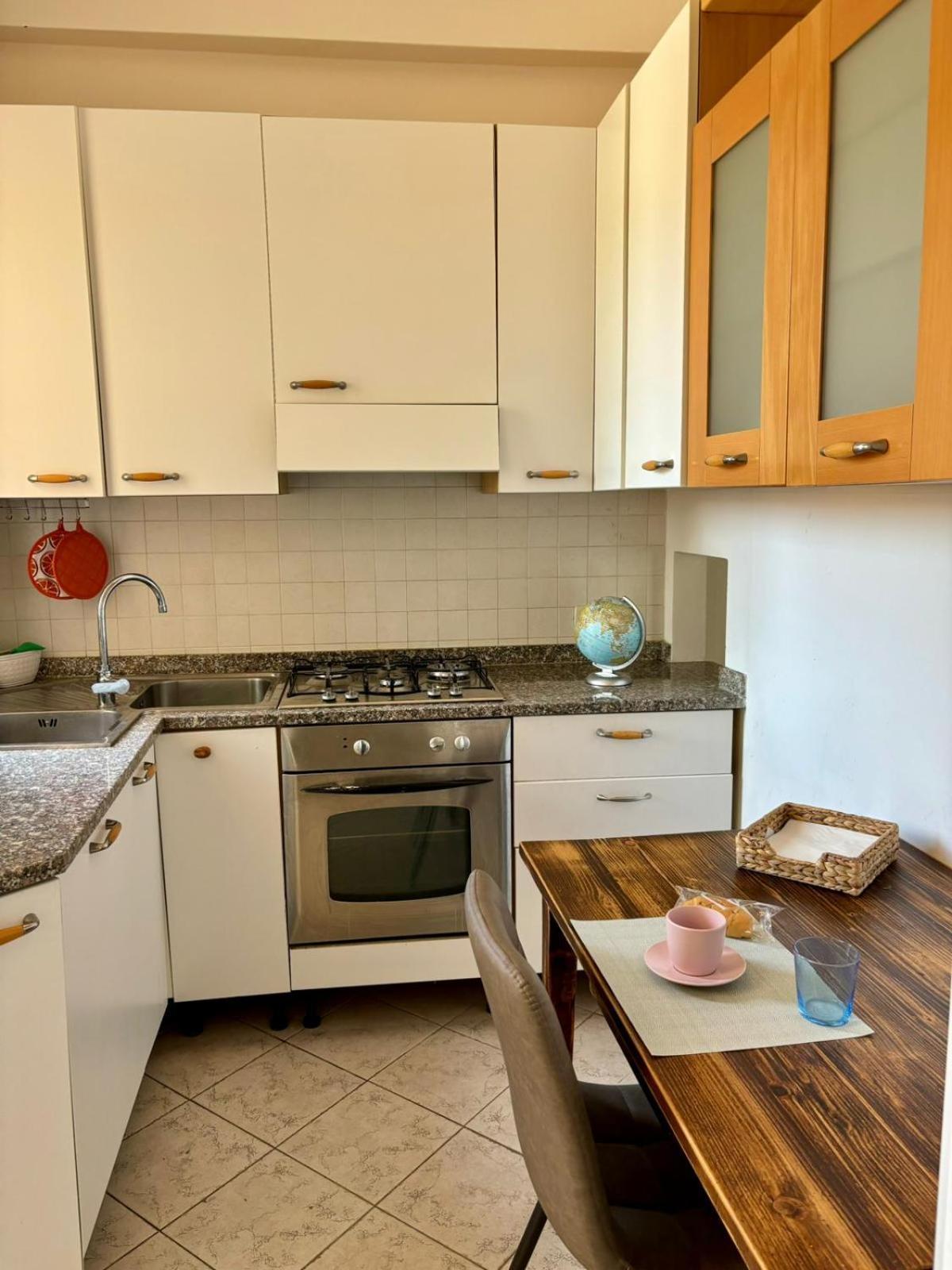 Sole E Mare - Viareggio Apartment Bagian luar foto